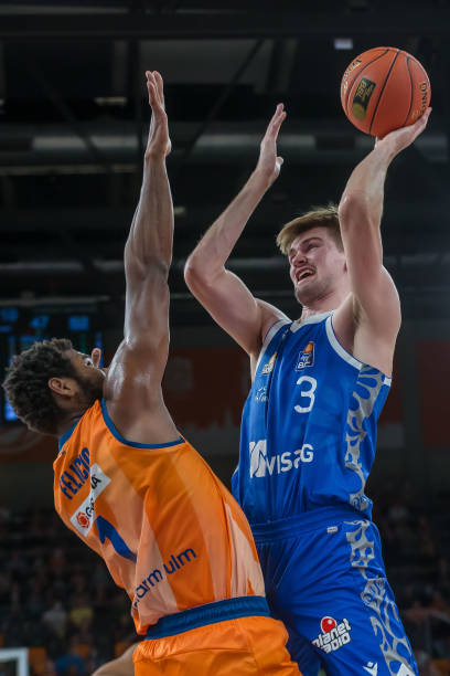 面对对手的 面对对手的