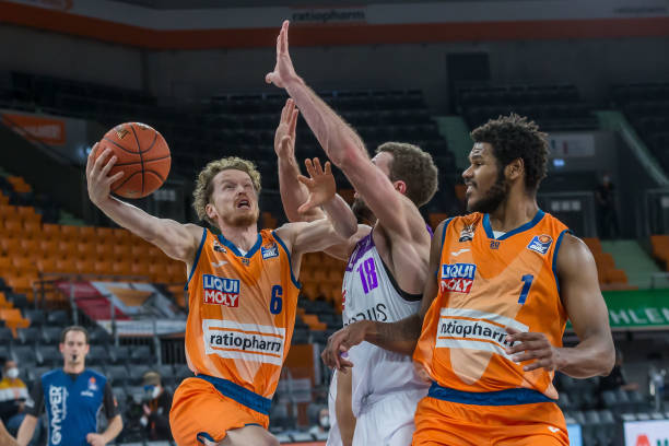 揭示巴萨新 揭示巴萨新